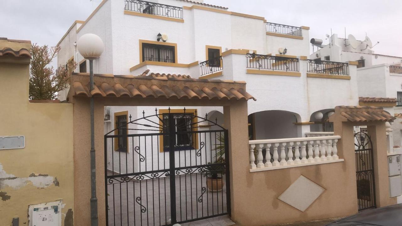 הוילה Orihuela - Sleeps 6 - Pool - Parking - Petfriendly מראה חיצוני תמונה