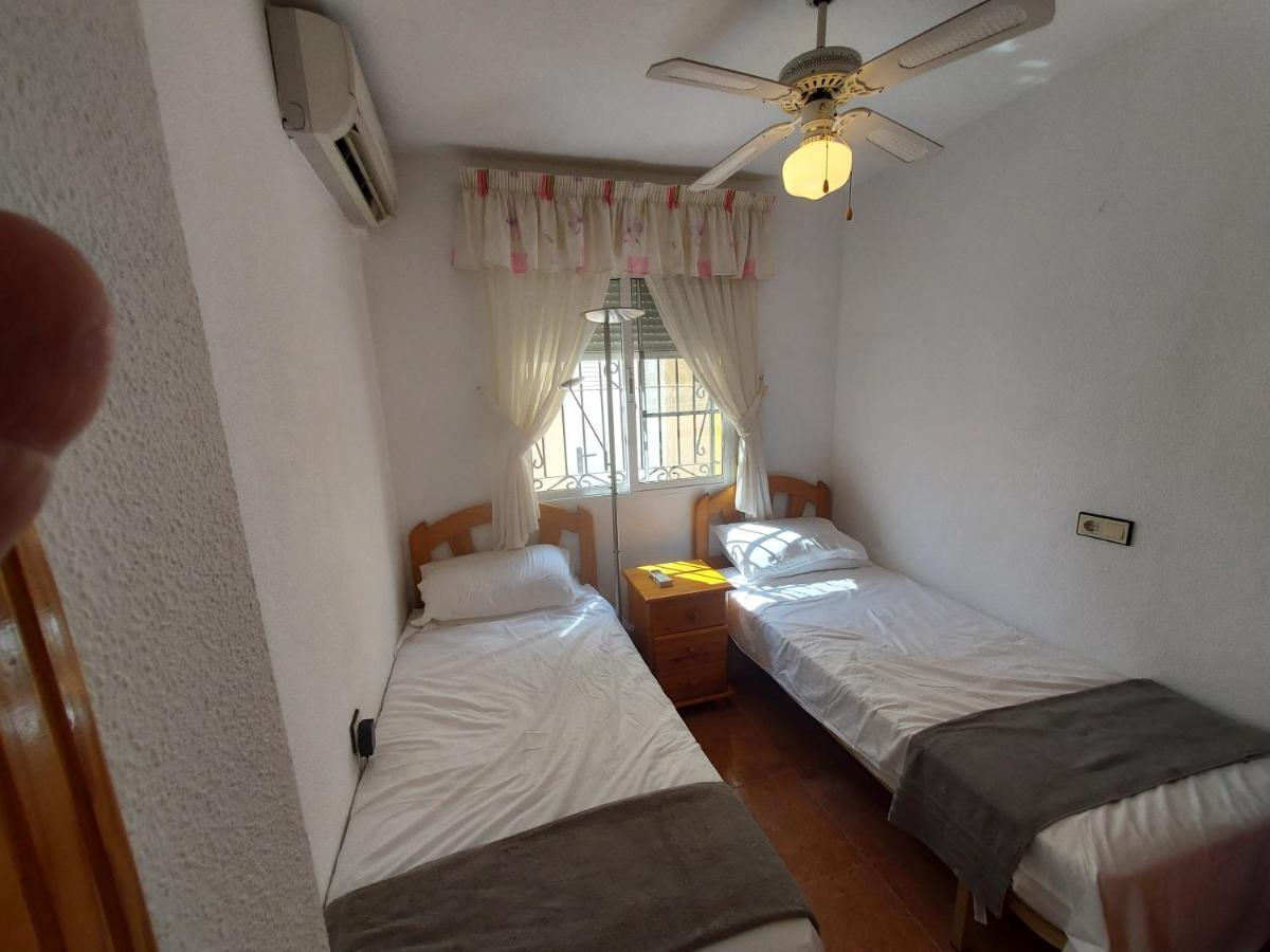 הוילה Orihuela - Sleeps 6 - Pool - Parking - Petfriendly מראה חיצוני תמונה